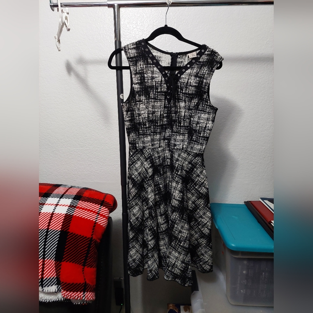 Forever LARGE Black and White detailed Dress with pleated skirt